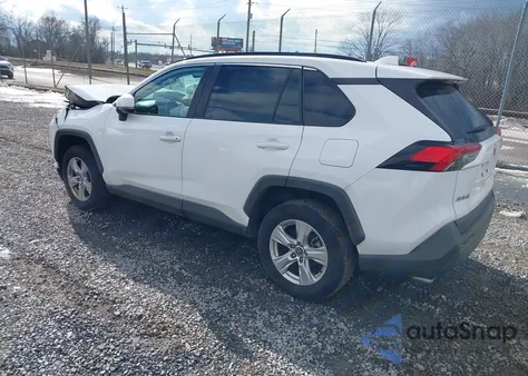 2021 Toyota Rav4 Xle z USA, uszkodzony, nr VIN 2T3W1RFV0MC103243